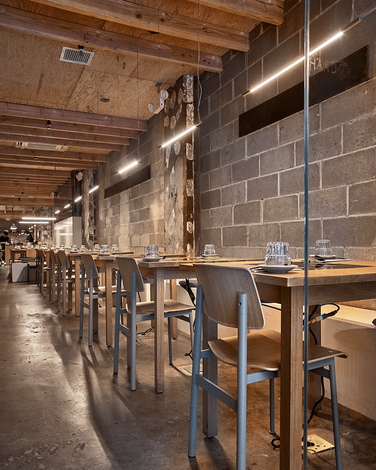 On Restaurant in New York Installs THIN Suspensions